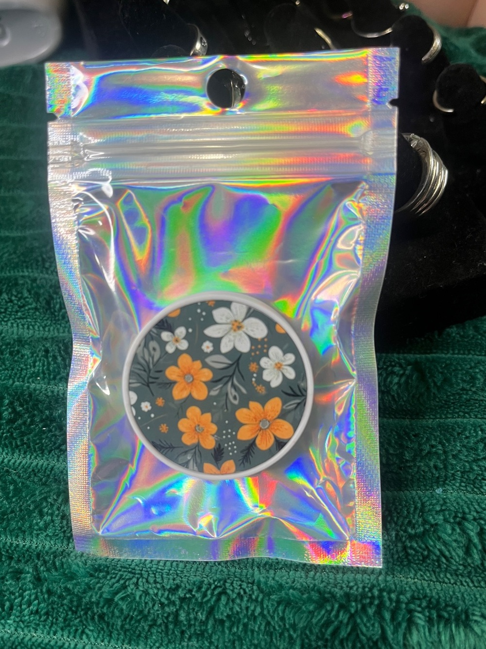 Floral pop socket